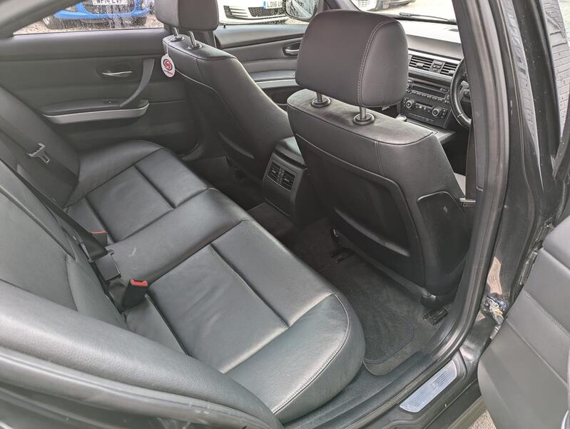 BMW 3 SERIES