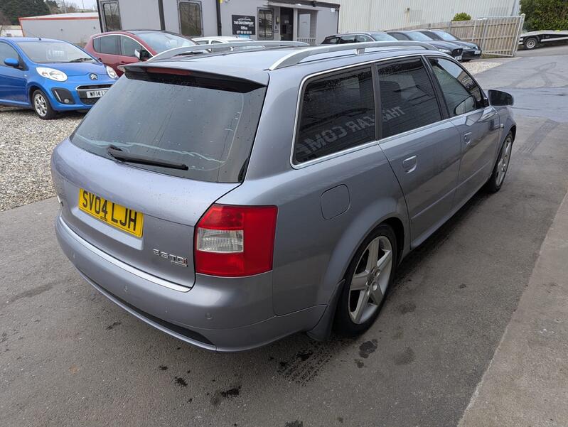 AUDI A4 AVANT