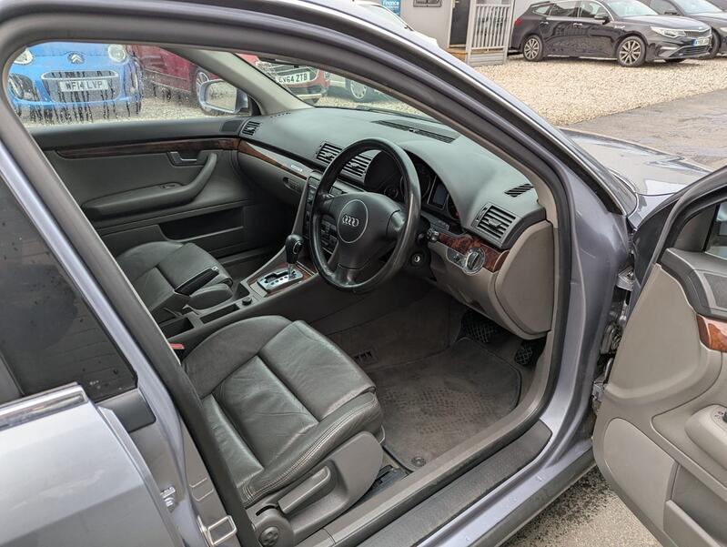 AUDI A4 AVANT