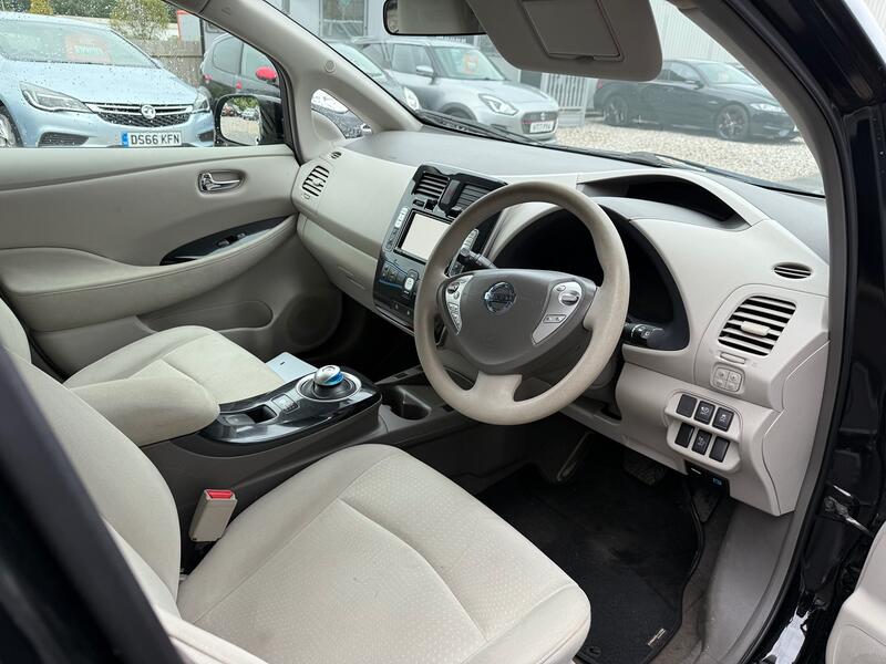 NISSAN LEAF